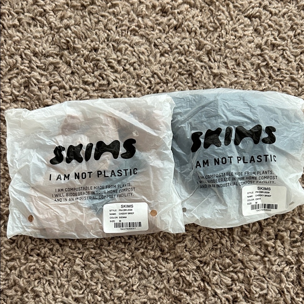 SKIMS Fit everybody series- cheeky brief M onyx and sienna